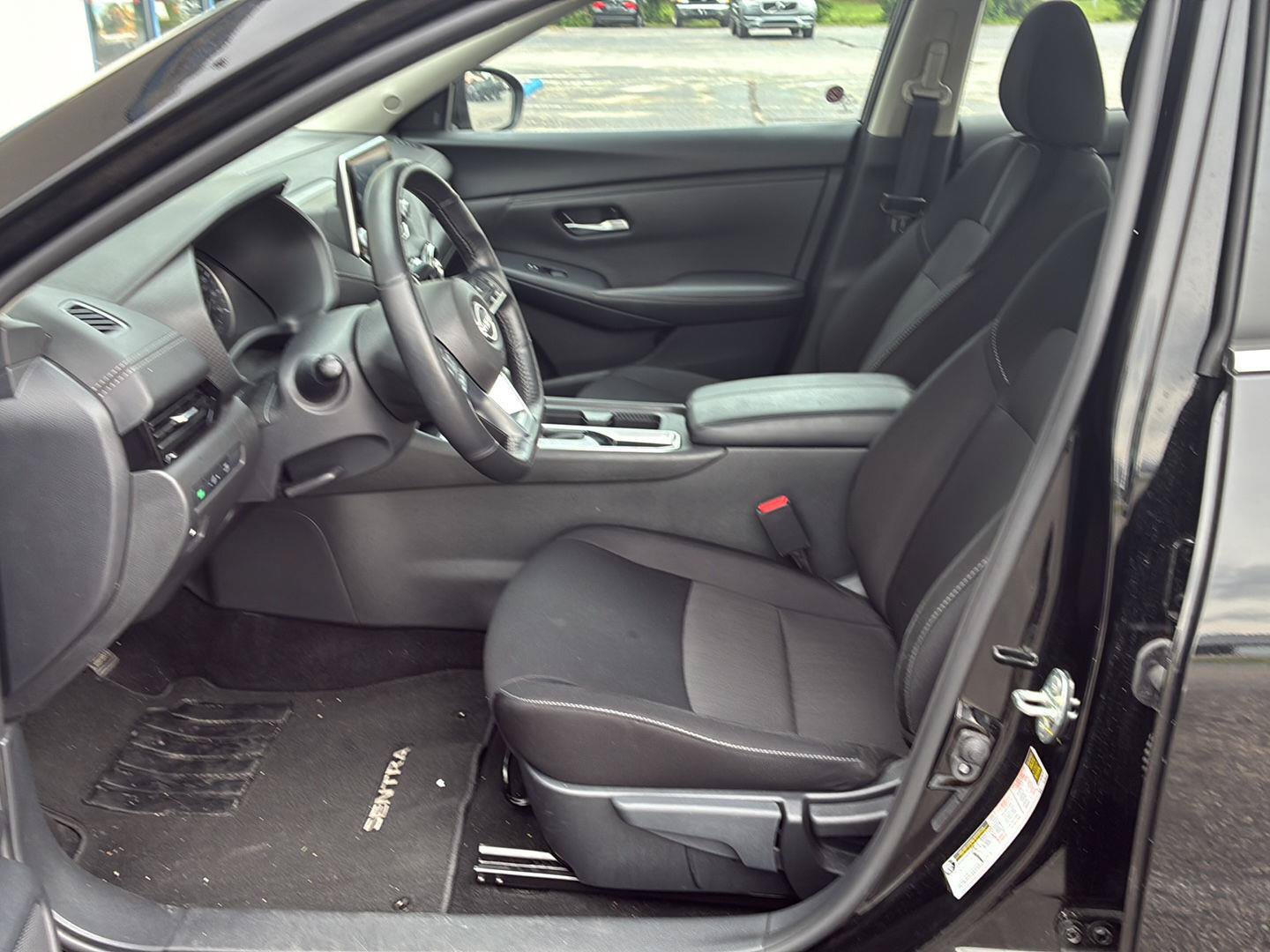 Used 2025 Nissan Sentra SV w/ All-Weather Package FWD image 7