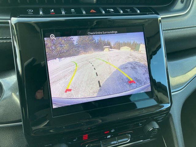 Used 2022 Jeep Grand Cherokee Laredo w/ Luxury Tech Group I image 3