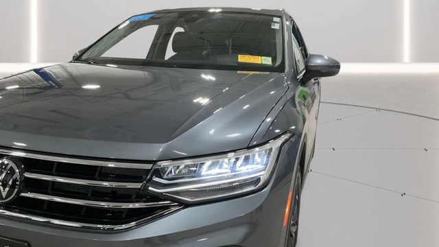Used 2024 Volkswagen Tiguan SE w/ Panoramic Sunroof Package AWD/4WD image 32