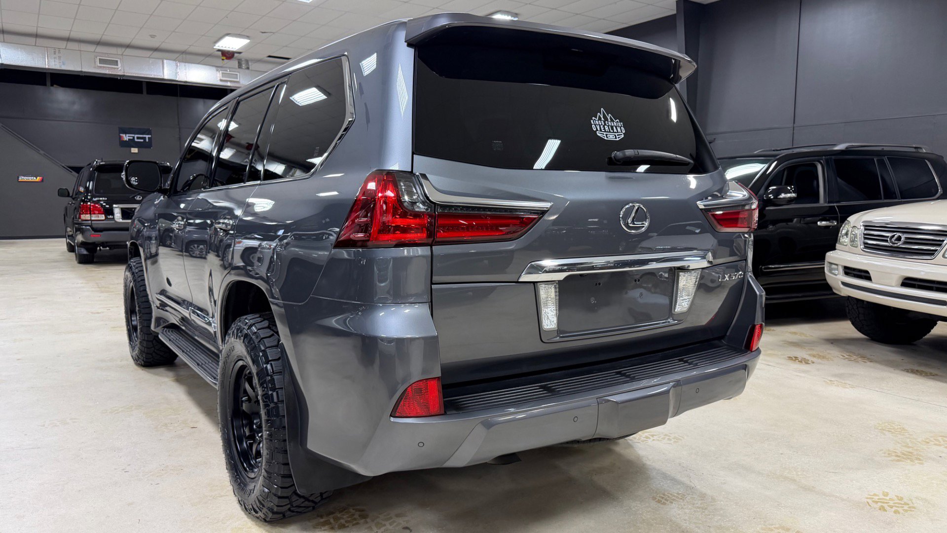 Used 2016 Lexus LX 570 4WD image 11