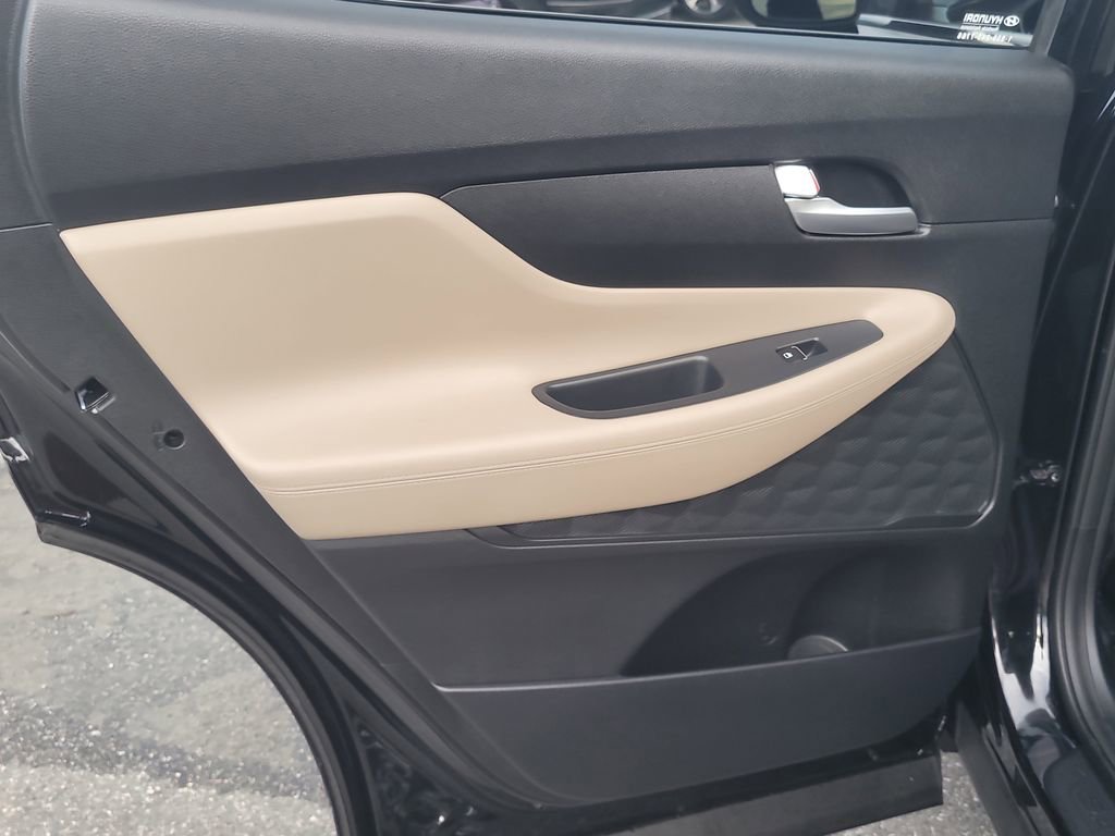 Used 2020 Hyundai Santa Fe SE image 8