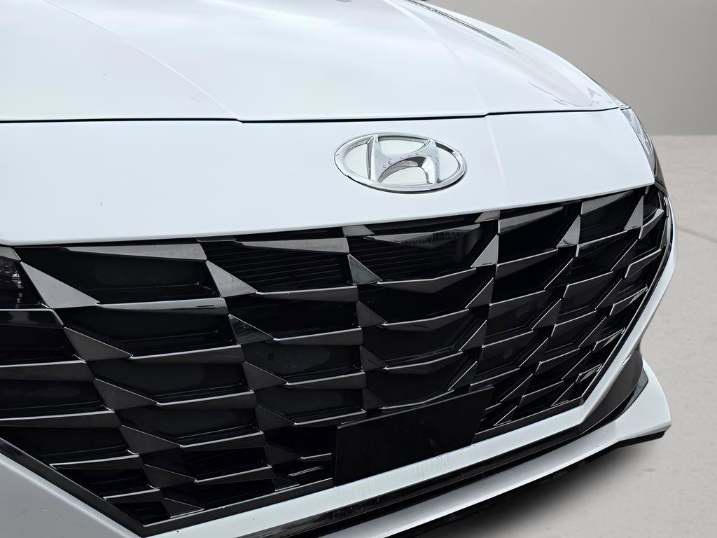 Used 2023 Hyundai Elantra Limited w/ Cargo Package image 9