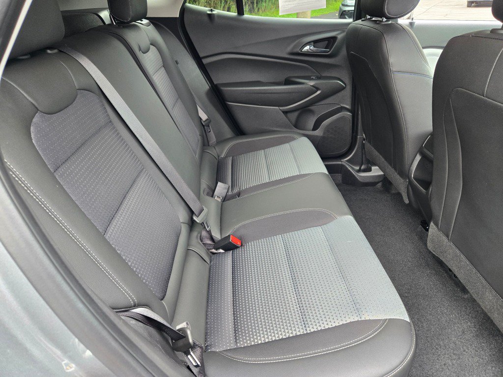 Certified 2025 Chevrolet Trax LT FWD image 10