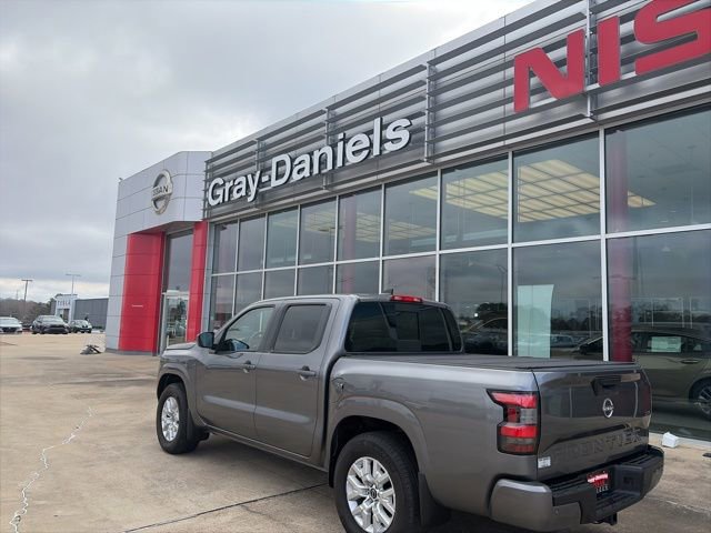 Certified 2024 Nissan Frontier SV w/ SV Convenience Package image 2