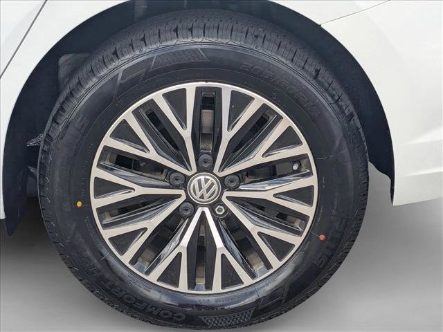 Used 2019 Volkswagen Jetta SE w/ Cold Weather Package image 23