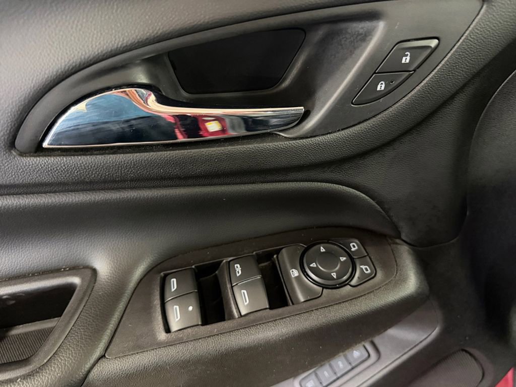 Used 2018 Chevrolet Equinox Premier AWD/4WD image 29