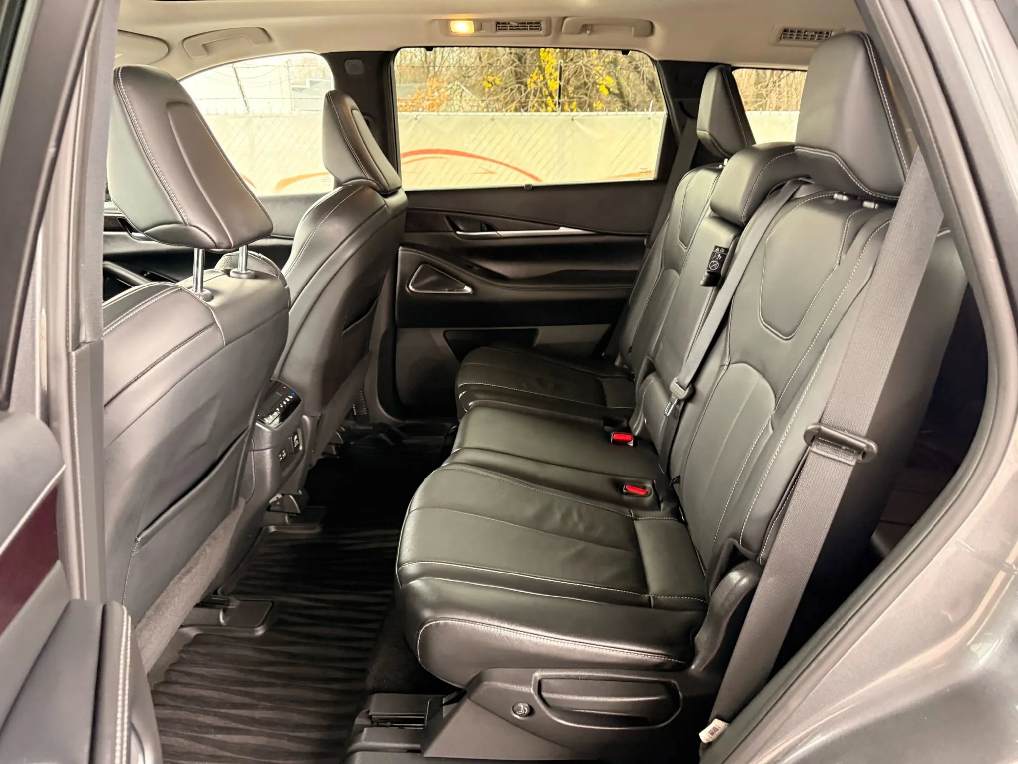 Used 2022 INFINITI QX60 Sensory w/ Vision Package image 19