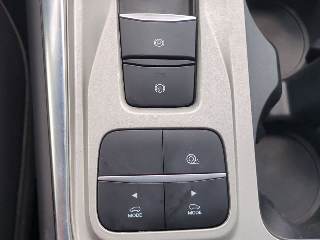 Used 2023 Ford Explorer XLT w/ Equipment Group 202A RWD image 18