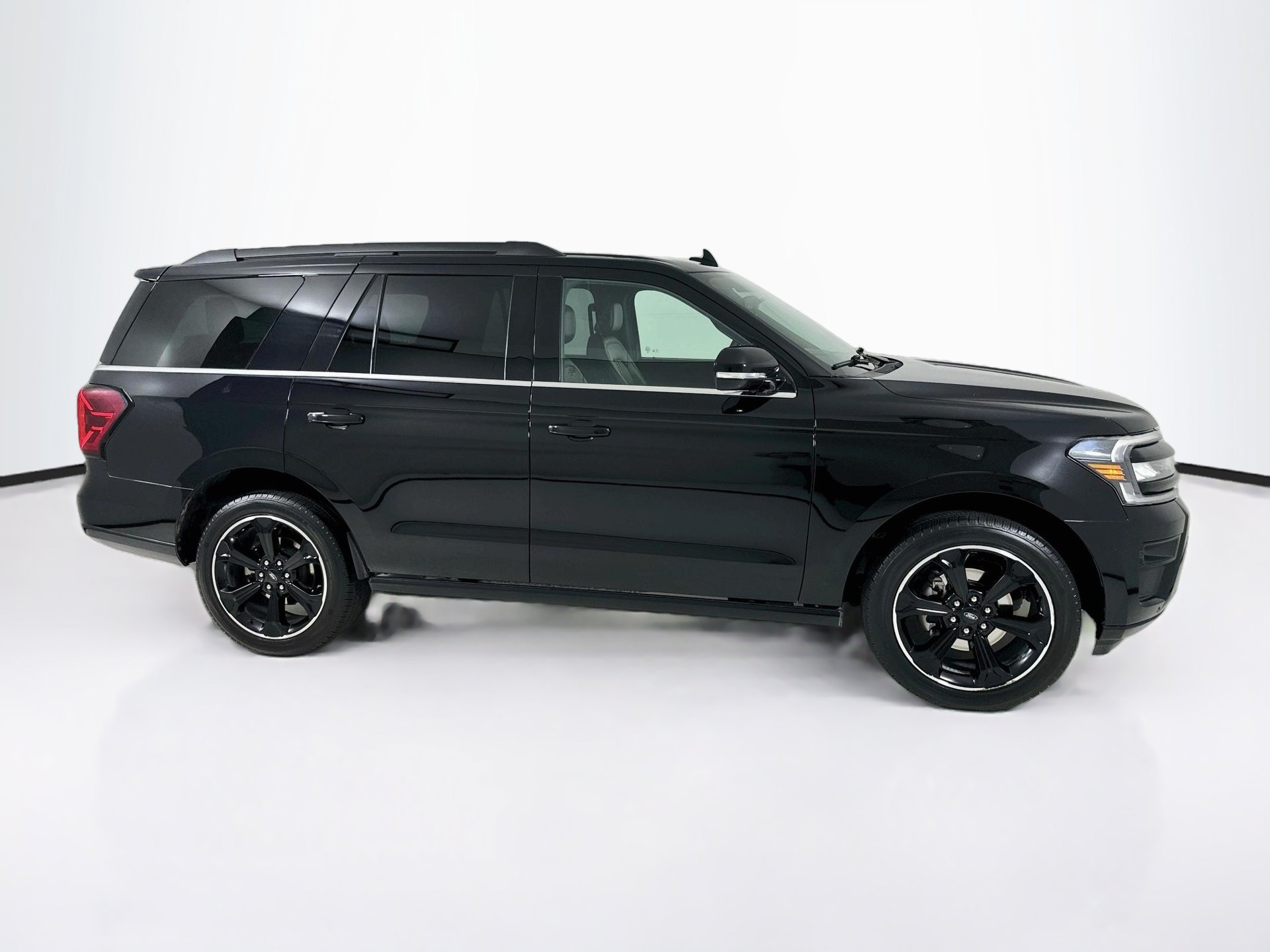 Used 2022 Ford Expedition Limited RWD image 9