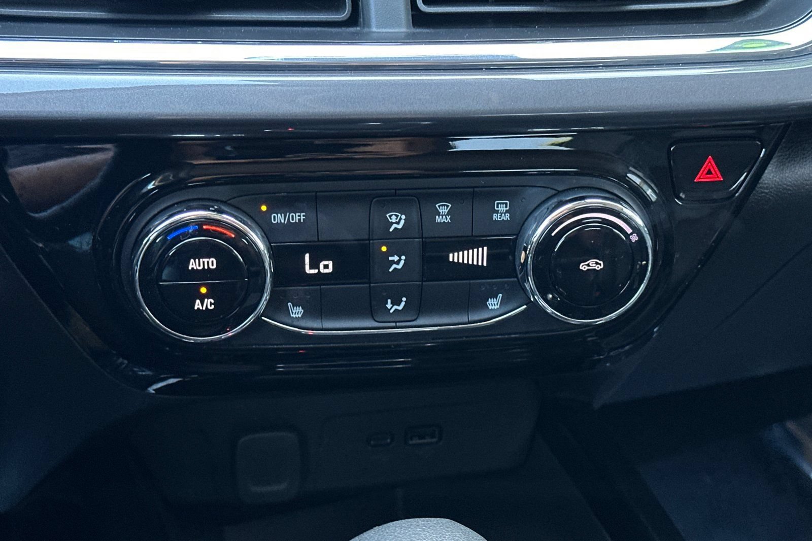 Used 2025 Chevrolet Trax ACTIV w/ Driver Confidence Package FWD image 26