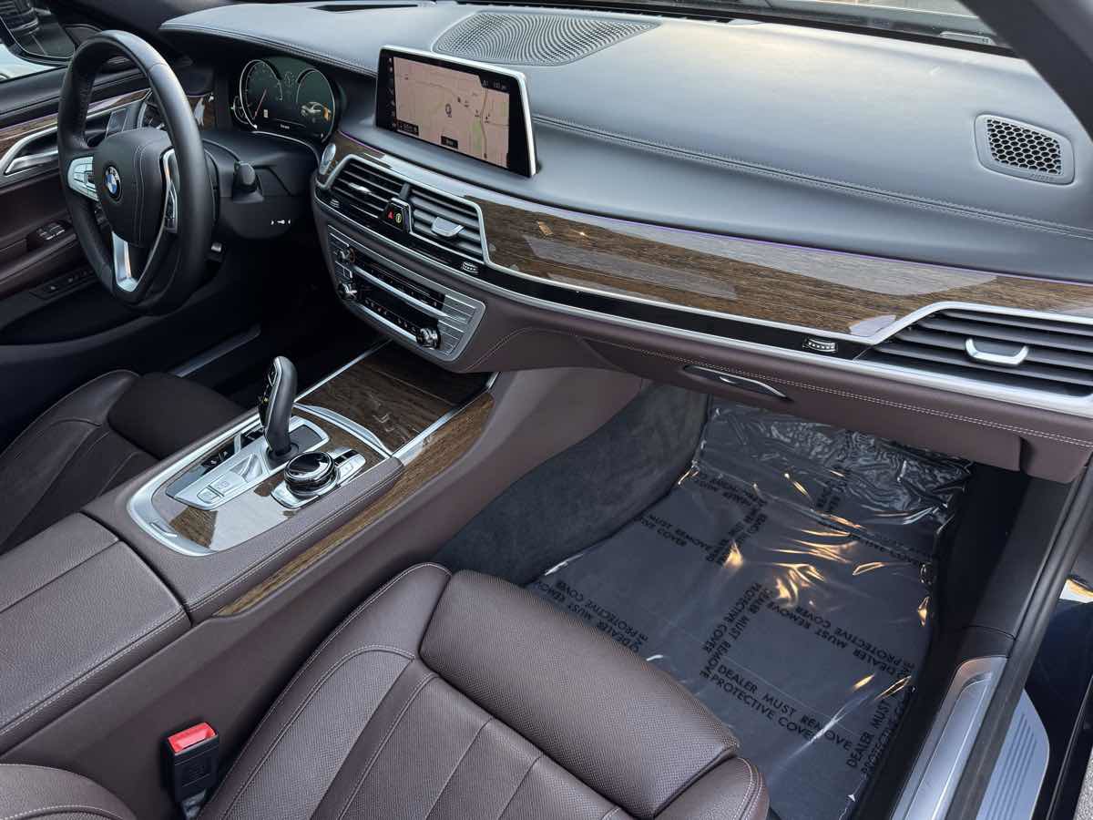 Used 2019 BMW 740i w/ Executive Package image 21