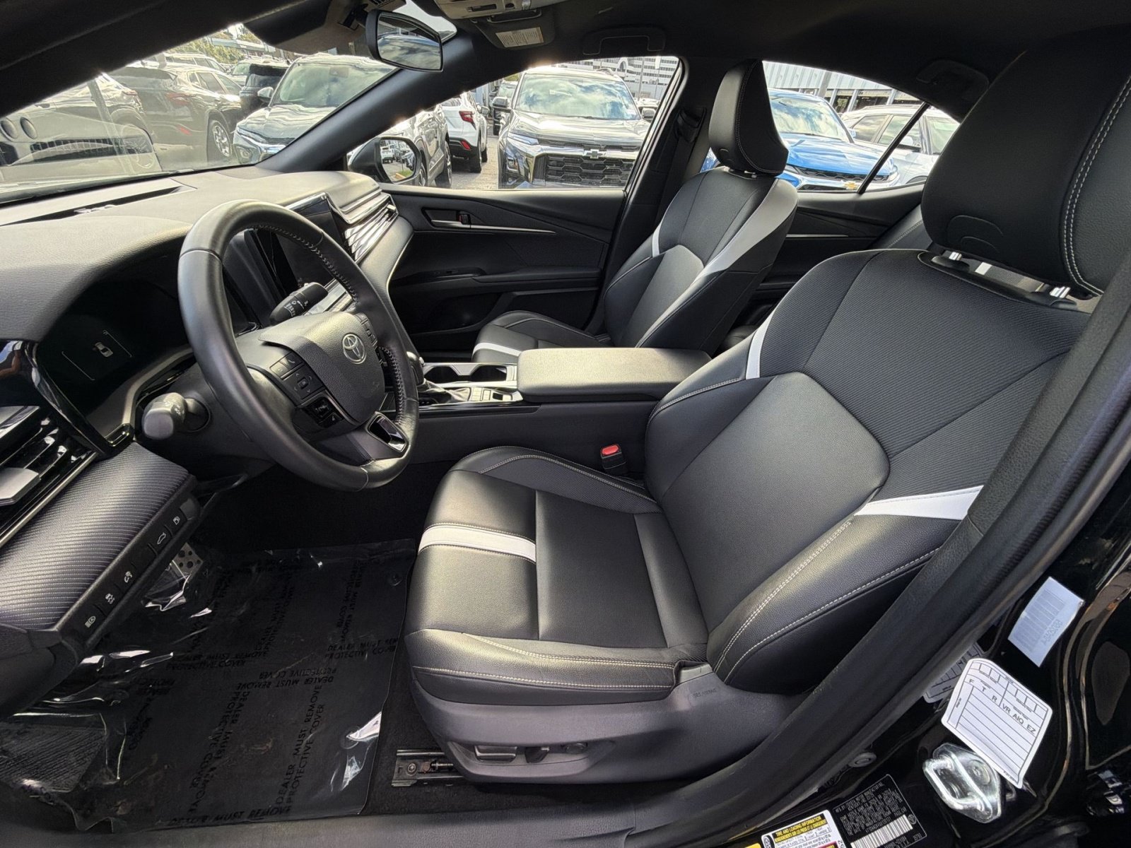 Used 2025 Toyota Camry SE FWD image 13