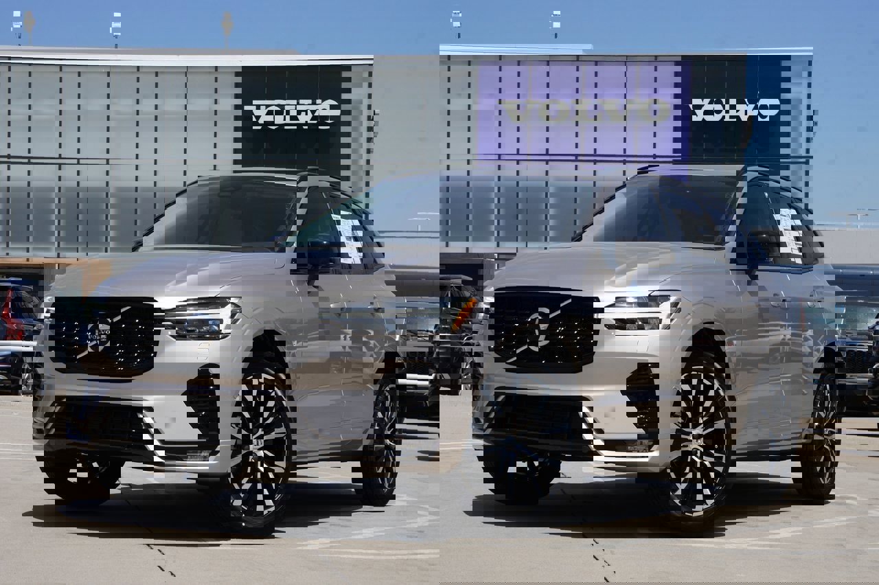 New 2025 Volvo XC60 B5 Plus w/ Protection Package Premier