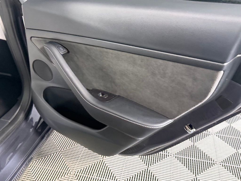 Used 2023 Tesla Model 3 Standard Range image 29