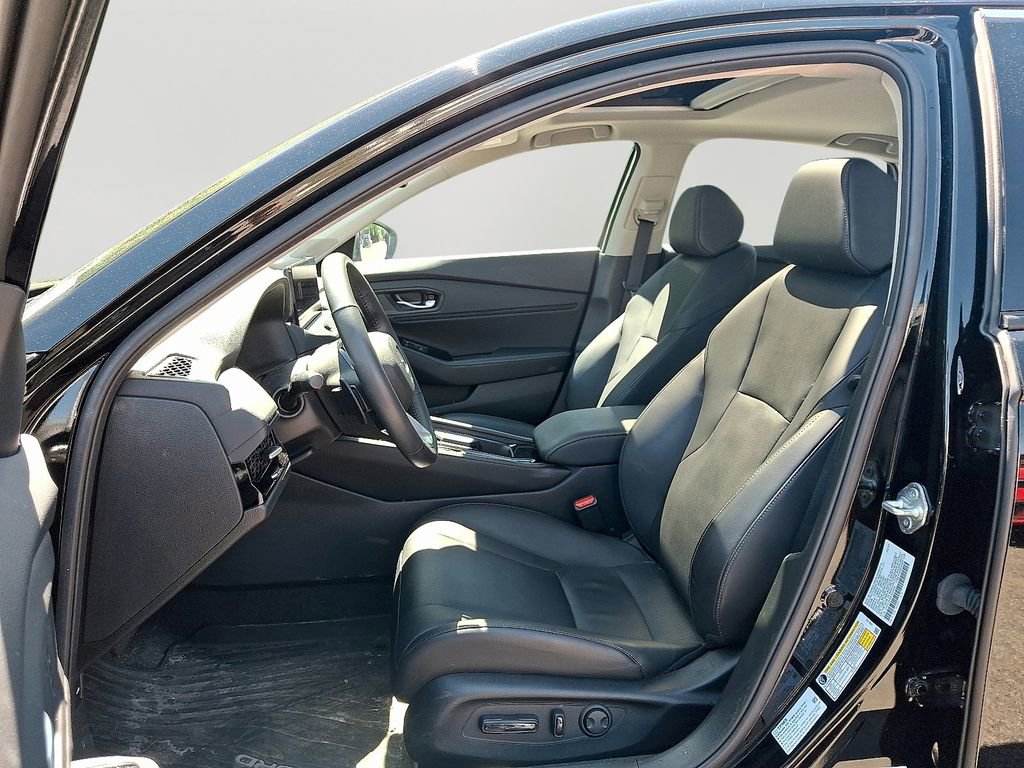 Used 2023 Honda Accord Touring image 14