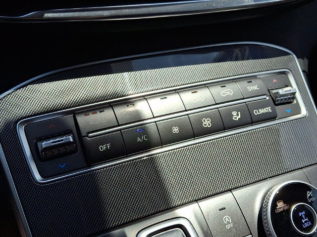 Used 2021 Hyundai Santa Fe SEL w/ Convenience Package AWD/4WD image 17