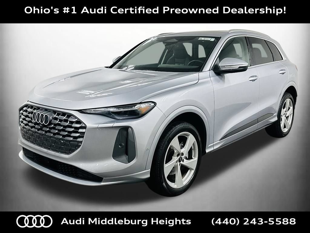 Certified 2025 Audi Q5 Premium AWD/4WD image 3