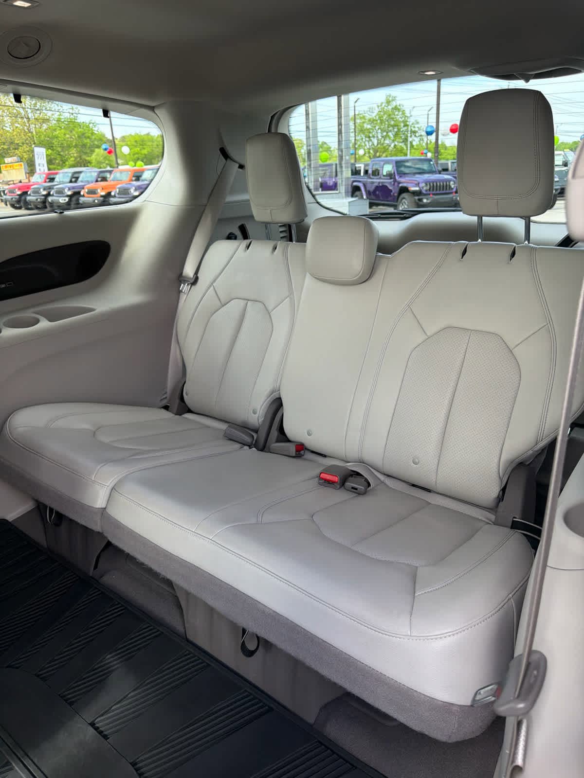 Used 2020 Chrysler Pacifica Touring-L Plus image 10