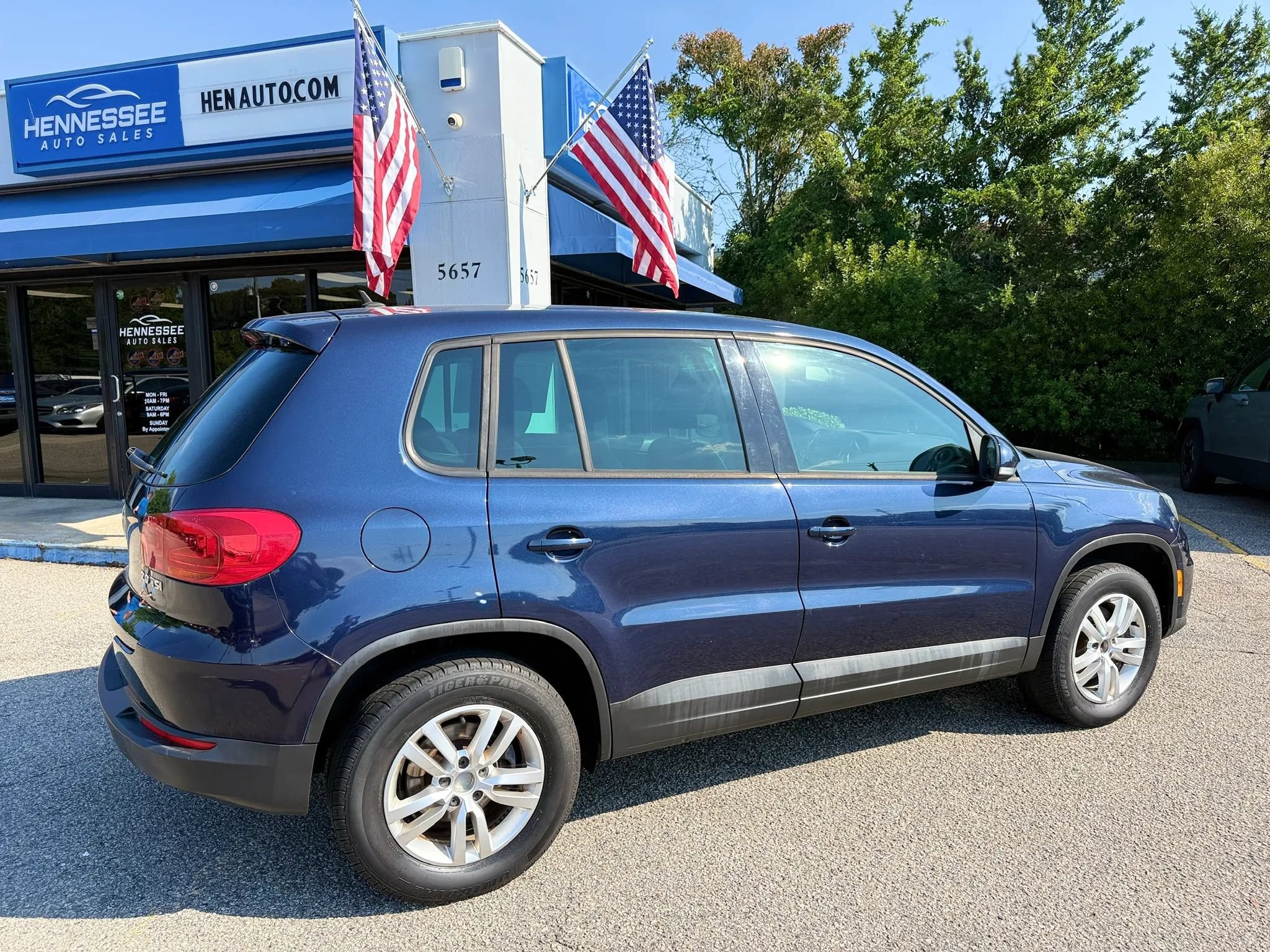 Used 2012 Volkswagen Tiguan LE FWD image 23
