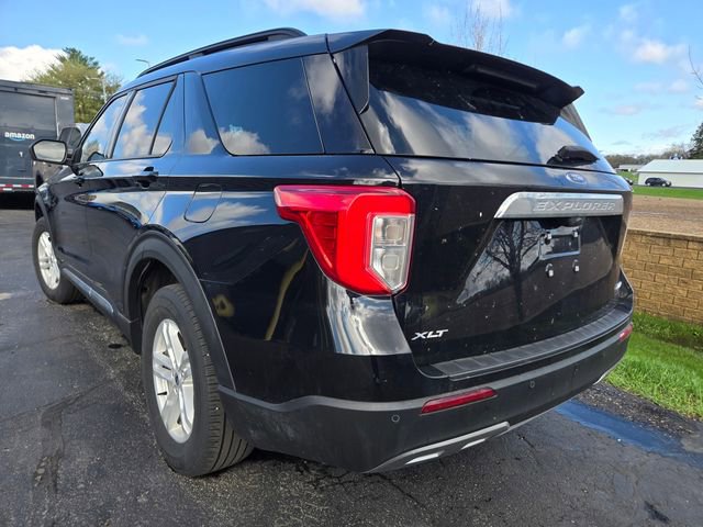 Used 2024 Ford Explorer XLT w/ Equipment Group 202A AWD/4WD image 4