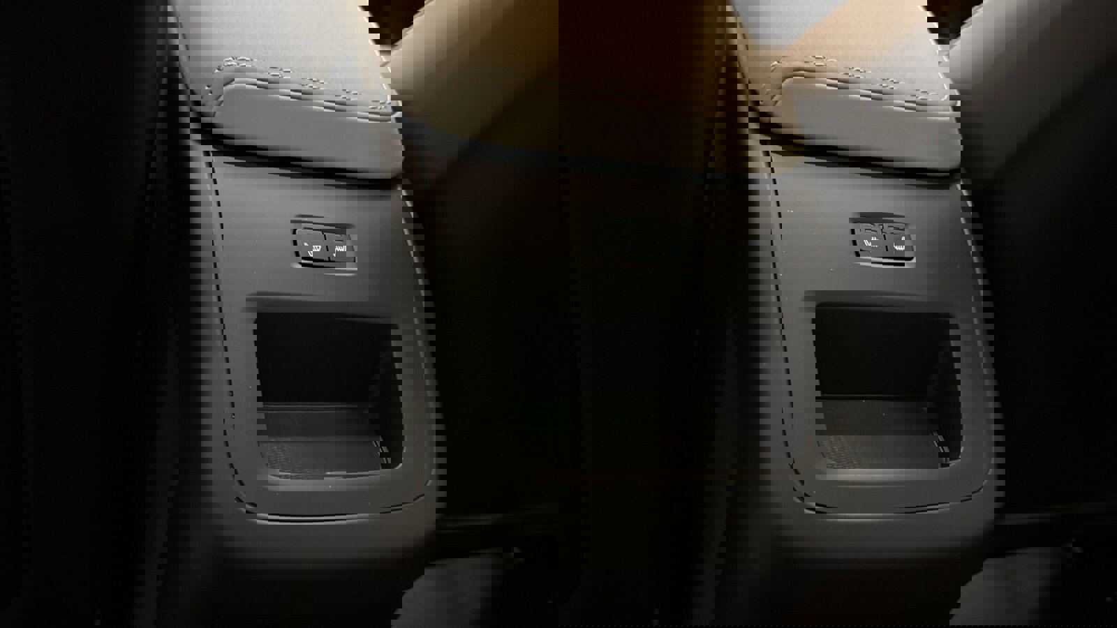 New 2026 Volvo XC60 T8 Plus w/ Protection Package Premier image 28