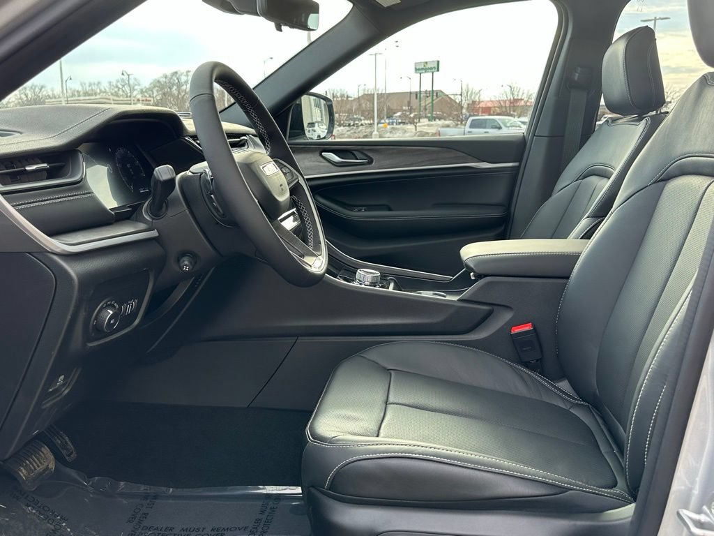 New 2026 Jeep Grand Cherokee Limited AWD/4WD image 11