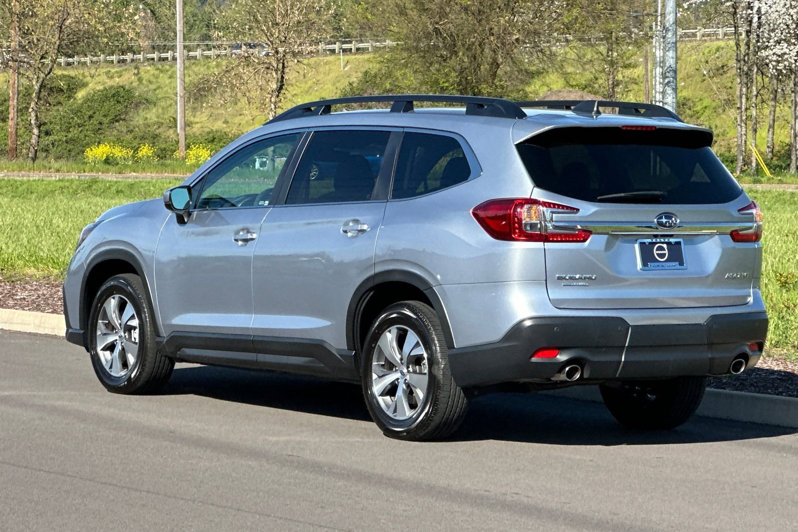 Used 2024 Subaru Ascent Premium w/ Convenience Package image 5