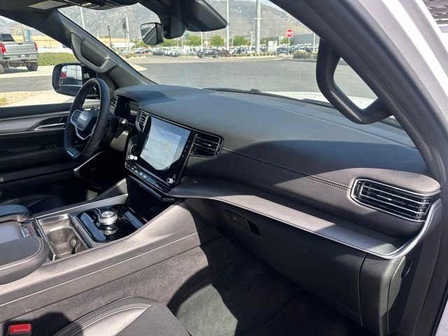 Used 2025 Jeep Wagoneer 4WD image 19