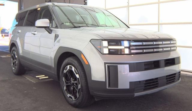 Used 2024 Hyundai Santa Fe SE image 2