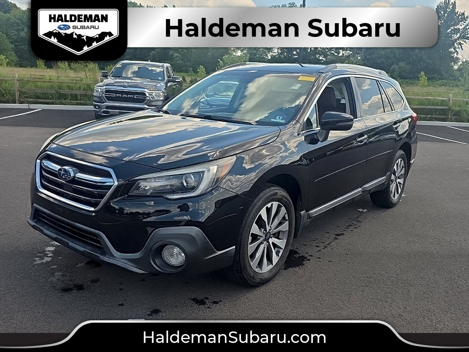 Used 2019 Subaru Outback 2.5i Touring AWD/4WD image 1
