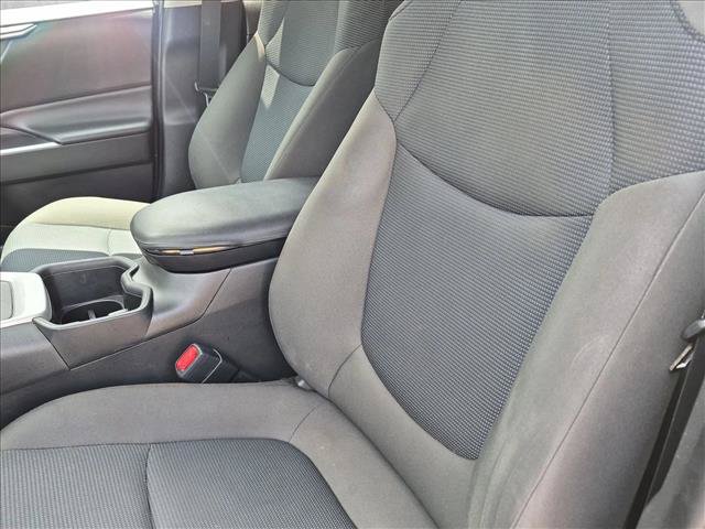 Used 2022 Toyota RAV4 LE FWD image 15