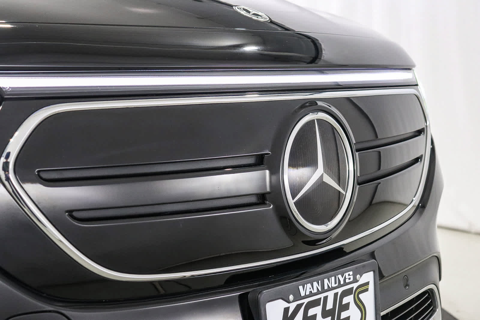 Certified 2023 Mercedes-Benz EQB 300 4MATIC image 13