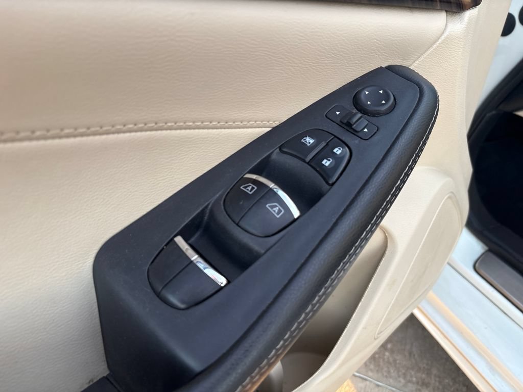 Used 2018 Nissan Maxima Platinum FWD image 13