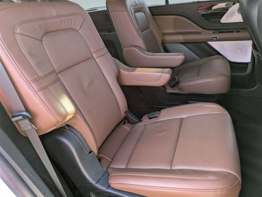 Certified 2024 Lincoln Aviator Reserve w/ Equipment Group 201A image 30