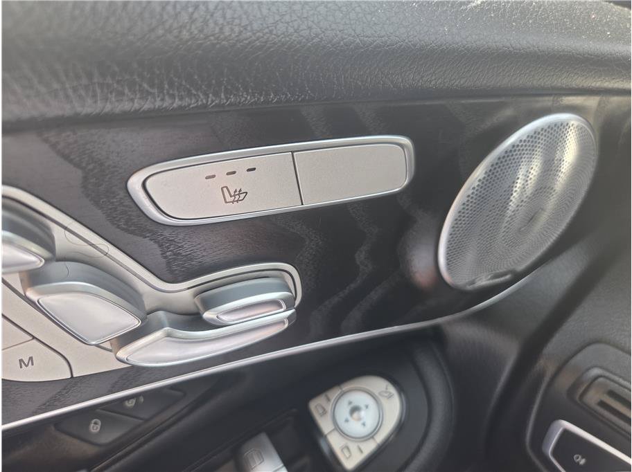 Used 2017 Mercedes-Benz GLC 300 4MATIC image 24