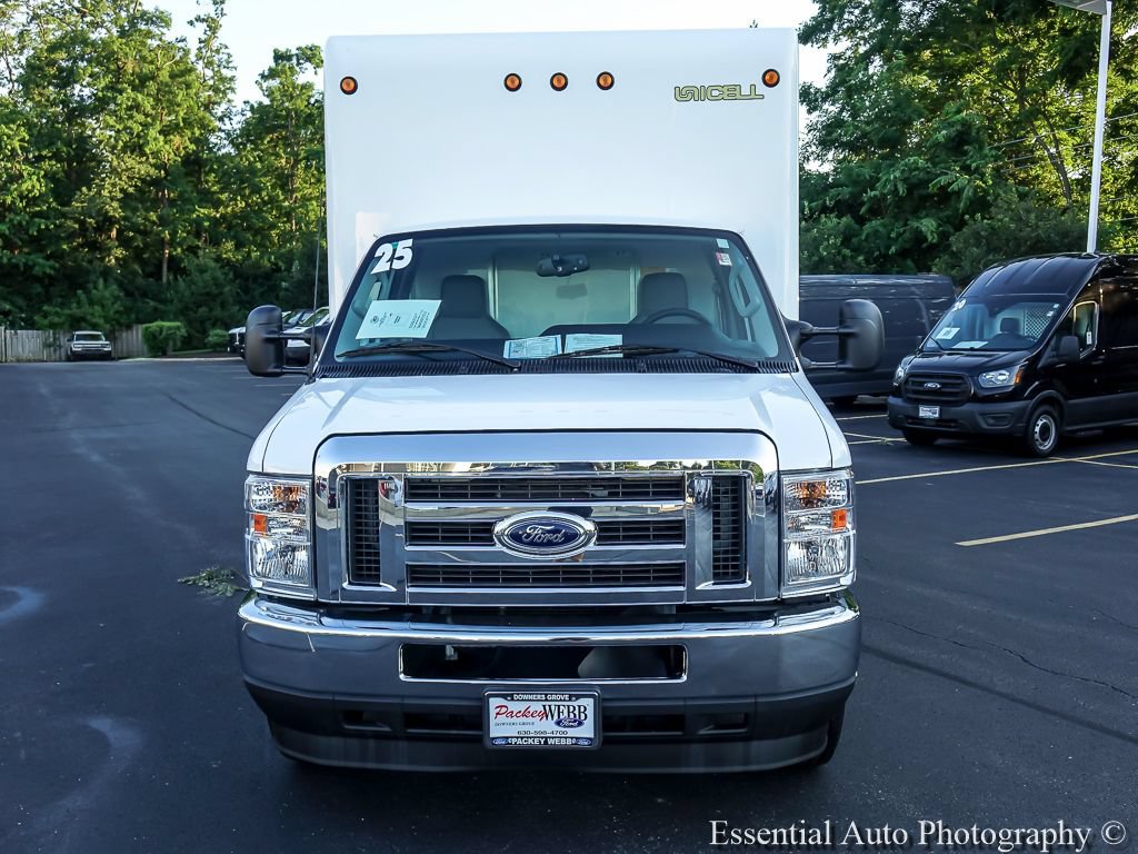 Used 2025 Ford E-450 and Econoline 450 Super Duty w/ Power Equipment Group RWD image 5