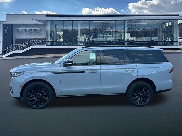 New 2026 Lincoln Navigator Reserve w/ Jet Appearance Package AWD/4WD image 4