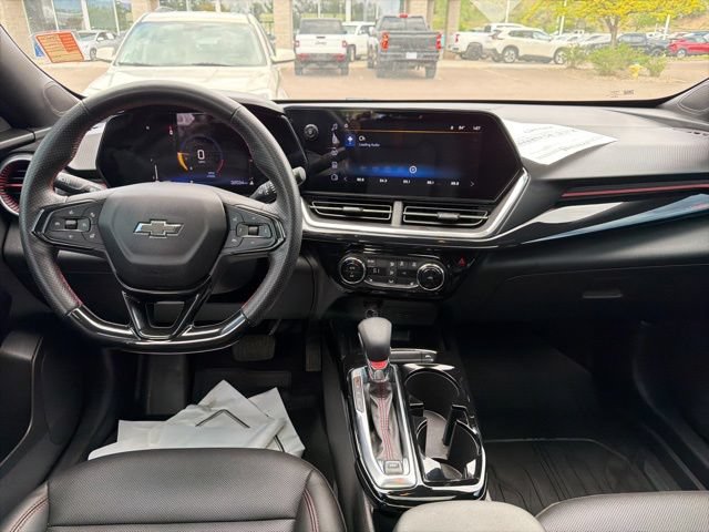 Used 2024 Chevrolet Trax RS w/ Sunroof Package FWD image 13
