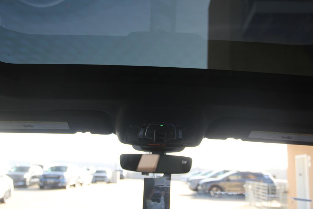 New 2025 Audi RS Q8 performance image 16