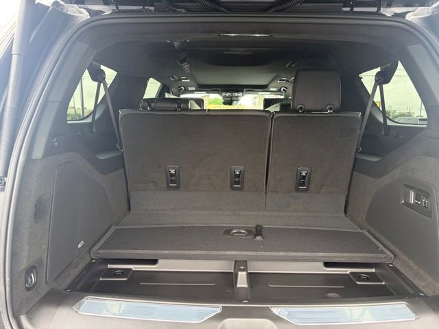 New 2026 Cadillac Escalade ESV V w/ LPO, ONYX Package AWD/4WD image 7