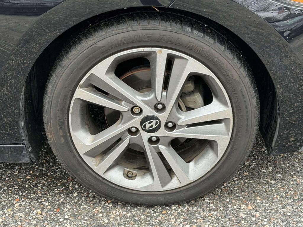 Used 2017 Hyundai Elantra Limited FWD image 7