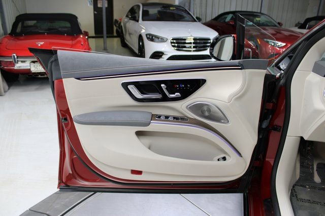 Used 2022 Mercedes-Benz EQS 450+ Sedan image 38