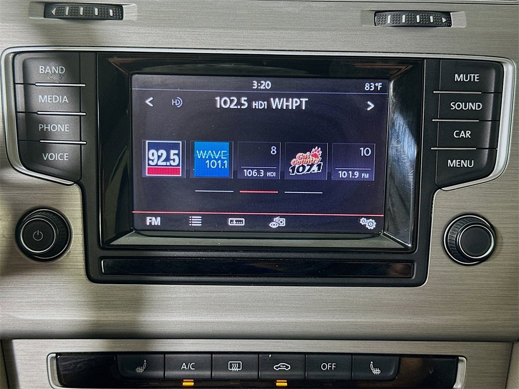 Used 2015 Volkswagen Golf SE w/ Lighting Package image 17