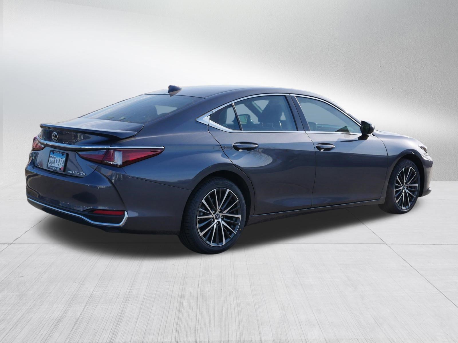 Used 2024 Lexus ES 250 w/ Premium Package image 7