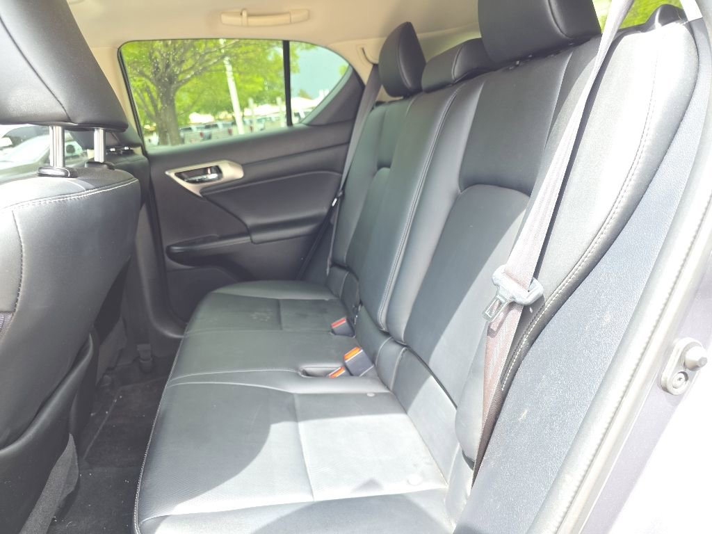 Used 2017 Lexus CT 200h FWD image 17