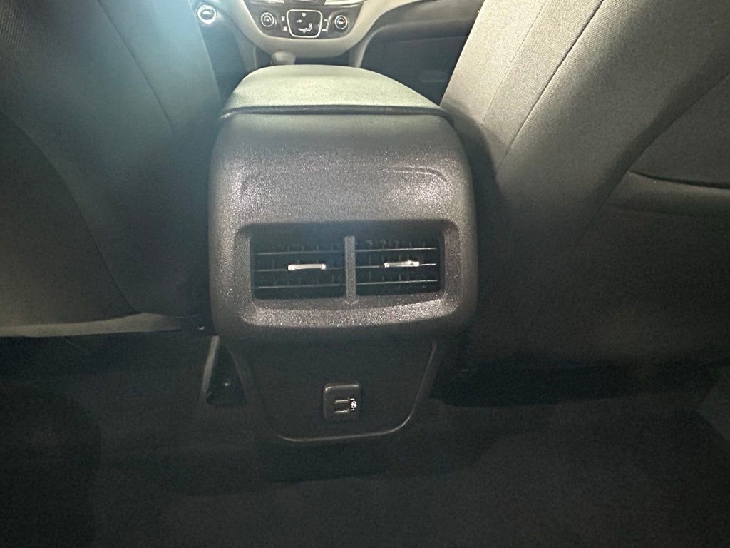 Used 2024 Chevrolet Equinox LS image 39