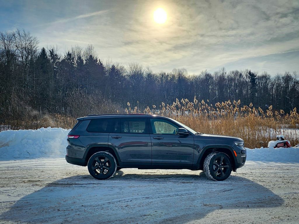 New 2025 Jeep Grand Cherokee L Limited w/ Black Appearance Package image 3