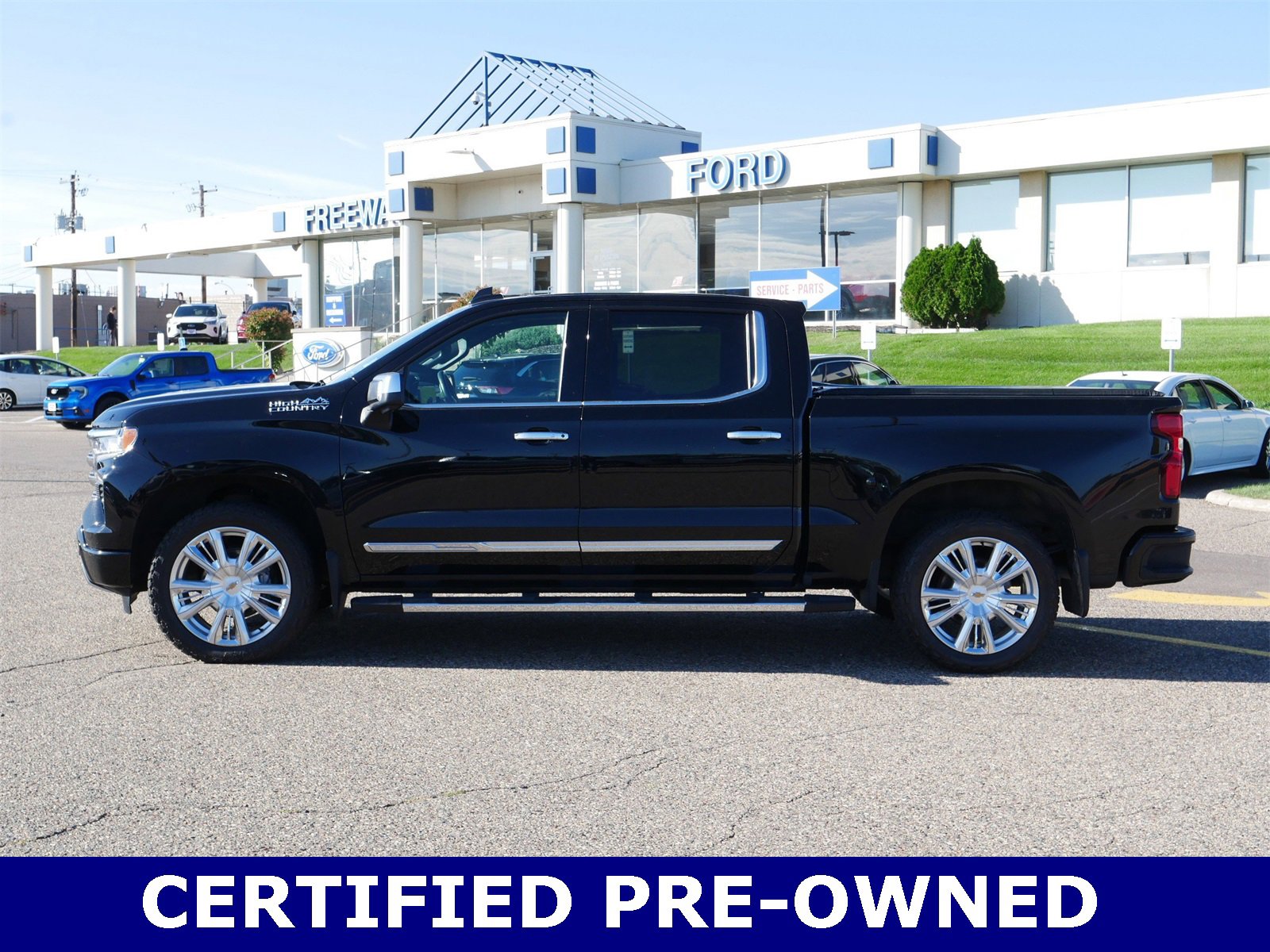 Used 2023 Chevrolet Silverado 1500 High Country w/ High Country Premium Package image 2