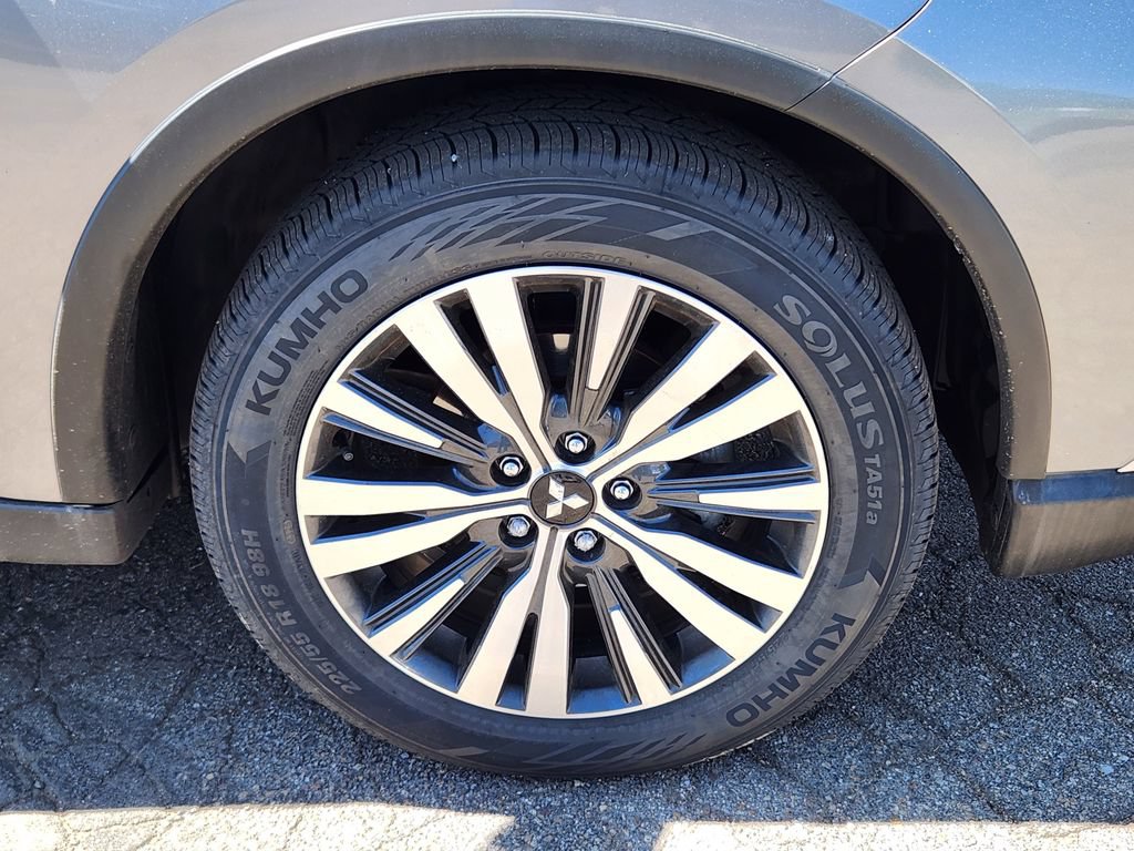 Used 2020 Mitsubishi Outlander SEL AWD/4WD image 16