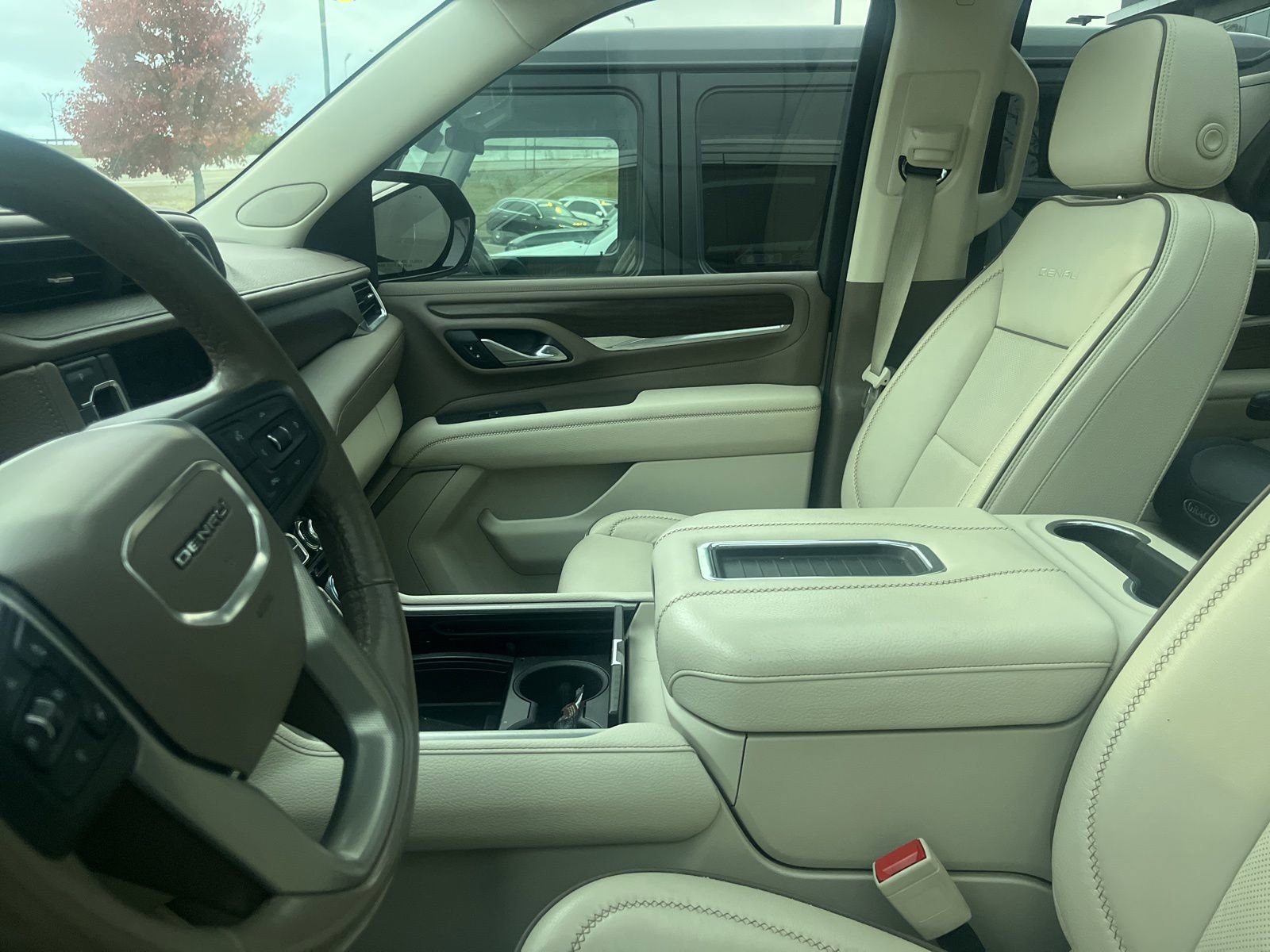 Used 2021 GMC Yukon Denali w/ Denali Ultimate Package image 4